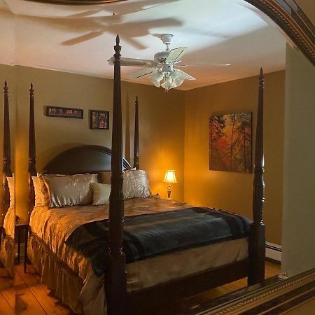 Toba'S Bed & Breakfast Lunenburg Exterior foto